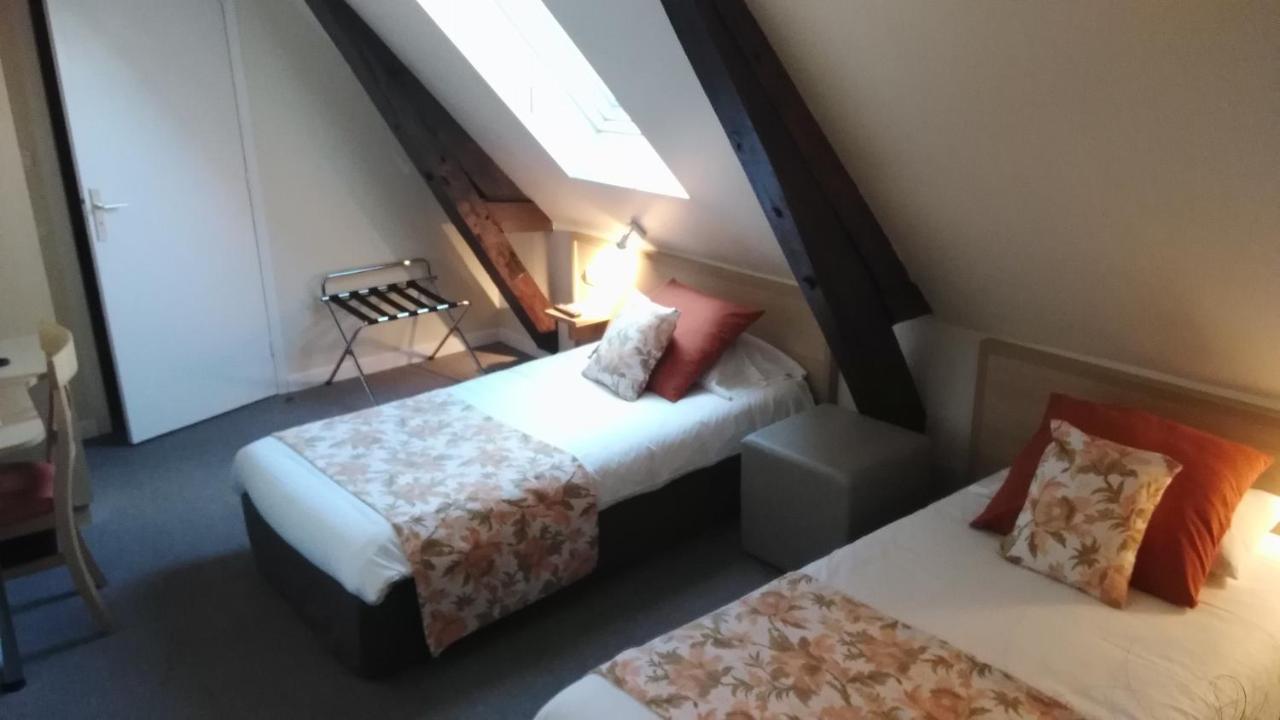 Hotel Henri IV Coutras Exteriör bild