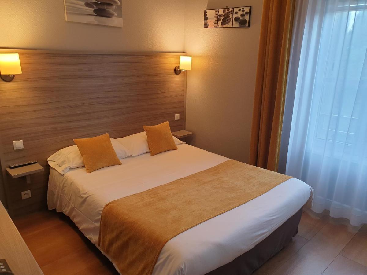 Hotel Henri IV Coutras Exteriör bild