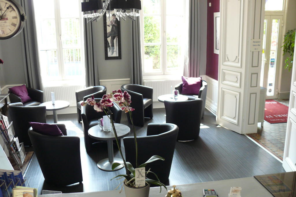 Hotel Henri IV Coutras Exteriör bild