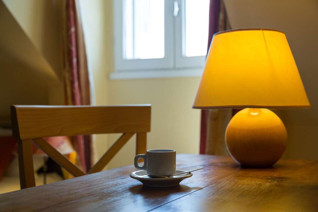 Hotel Henri IV Coutras Rum bild