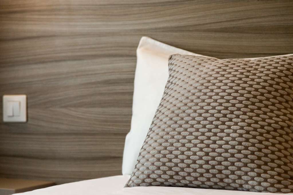 Hotel Henri IV Coutras Rum bild