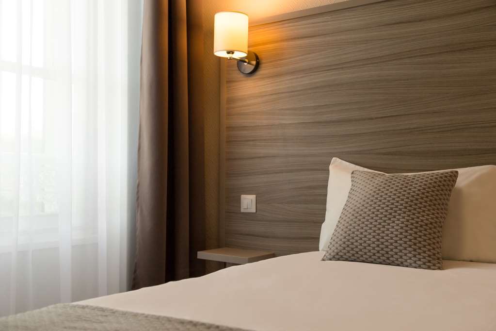 Hotel Henri IV Coutras Rum bild