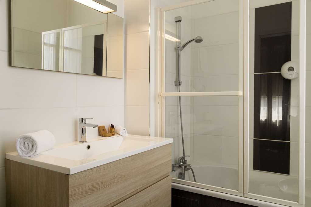 Hotel Henri IV Coutras Rum bild