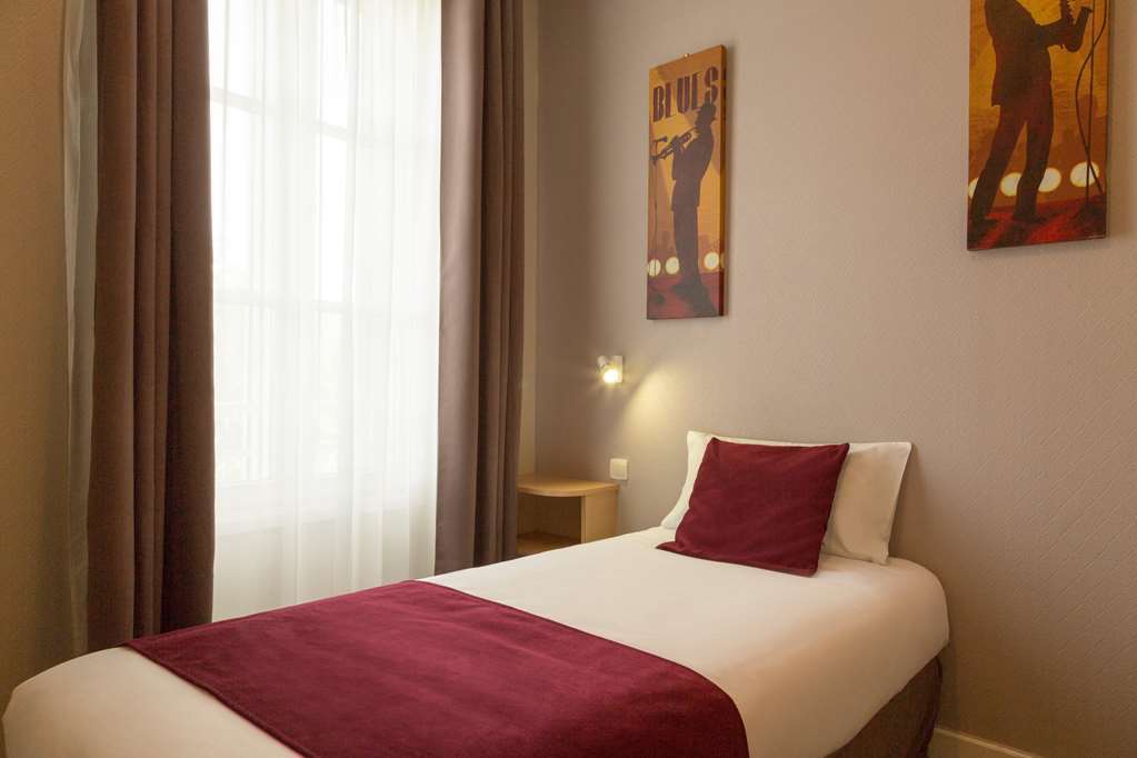 Hotel Henri IV Coutras Rum bild